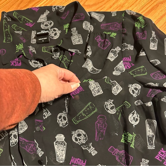 Disney Sheer Black Villains Button-Up Shirt Plus Size 3X - Picture 5 of 7